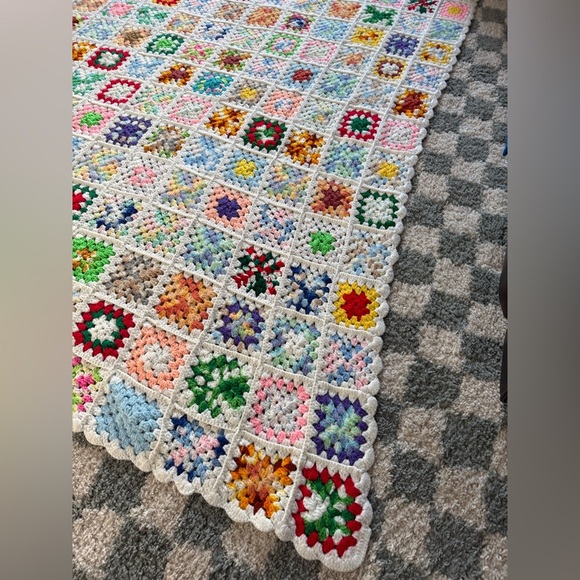 VTG Granny Square Blanket Afghan Crochet Hand Made Patchwork Multi Color Beige - Picture 4 of 11